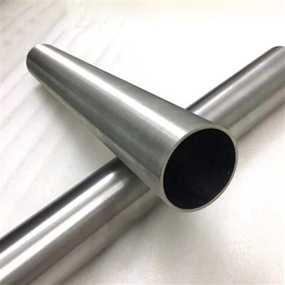 ASTM B338 titano suvirintas vamzdis